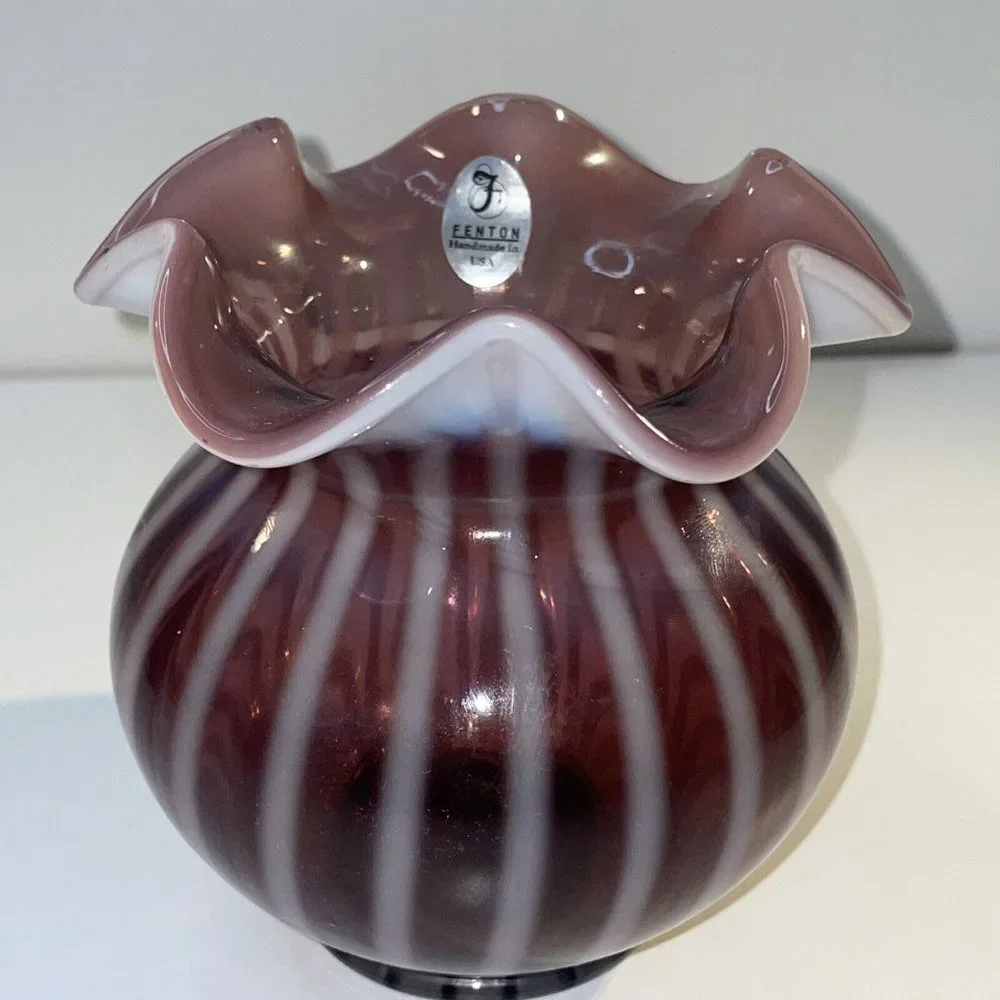 Gerorge Fenton Signed Amethyst Plum Purple‎ Iridescent Striped Ribbed Vase G50